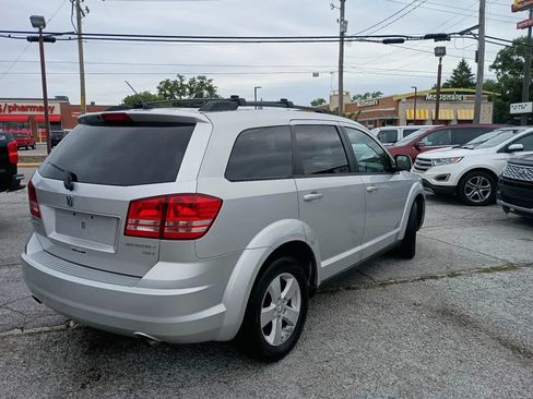 Used 2009 Dodge Journey SXT w/ Premium Convenience Group FWD image 3