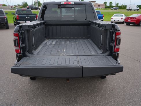 Used 2020 RAM 1500 Limited w/ Black Appearance Package AWD/4WD image 12