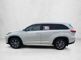 Used 2018 Toyota Highlander XLE AWD/4WD video 2
