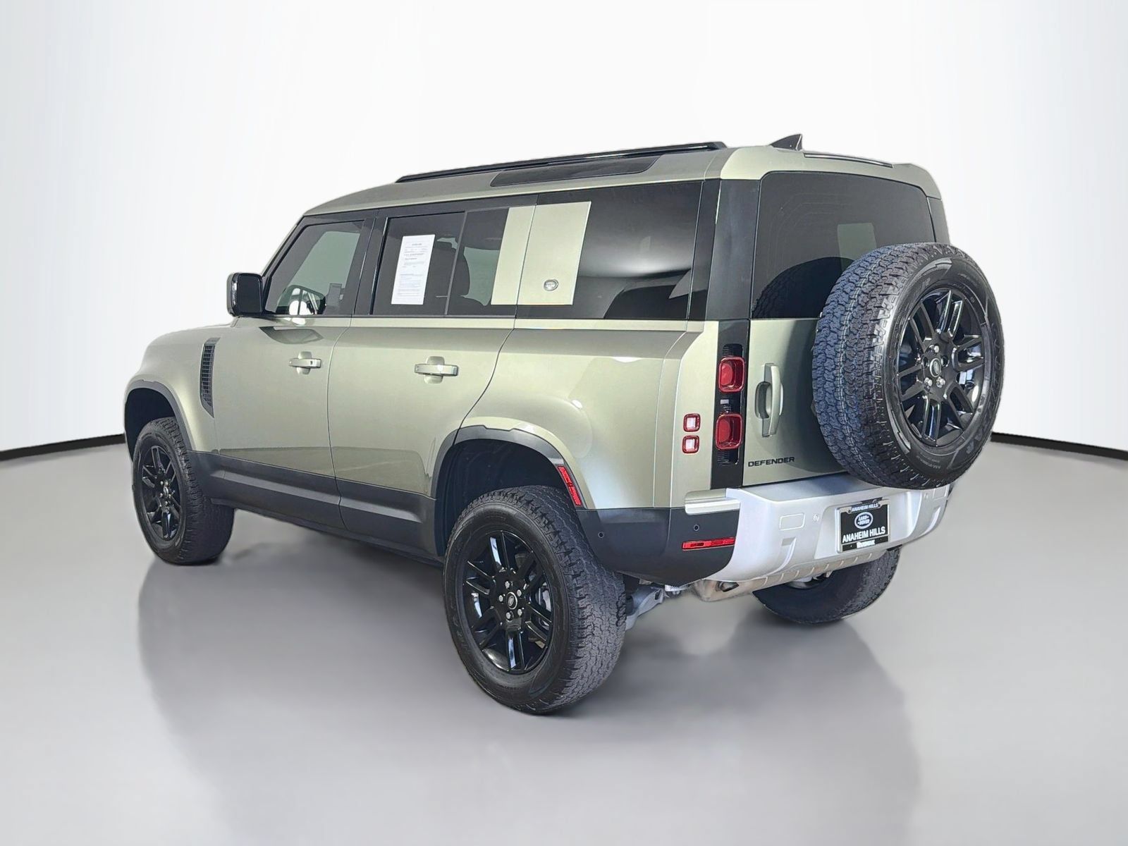 Used 2023 Land Rover Defender 110 S AWD/4WD image 3