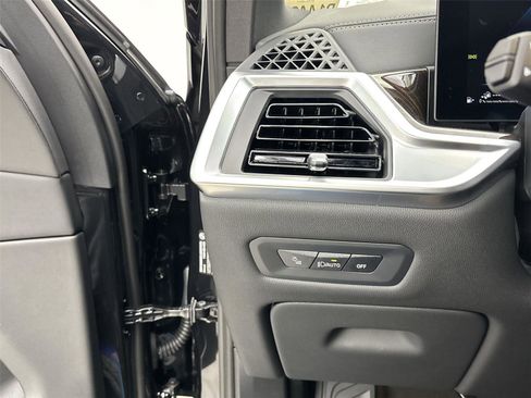 Used 2026 BMW X5 xDrive50e w/ Climate Comfort Package image 31