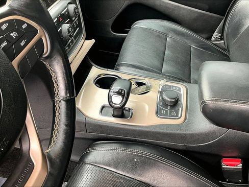 Used 2015 Jeep Grand Cherokee Overland AWD/4WD image 18