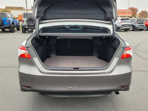 Used 2019 Toyota Camry LE image 27