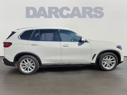 Used 2022 BMW X5 xDrive40i w/ Parking Assistance Package image 7