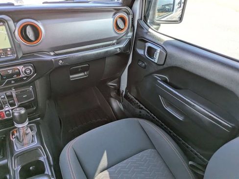 Used 2022 Jeep Gladiator Mojave w/ Trailer Tow Package AWD/4WD image 18