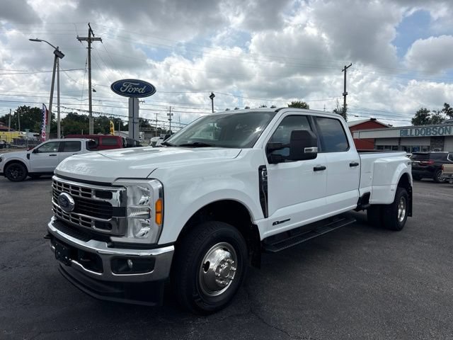 Used 2023 Ford F350 XLT AWD/4WD image 3