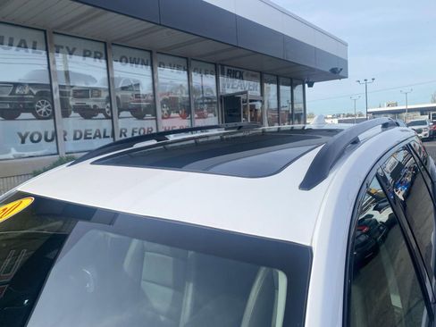 Used 2020 GMC Terrain SLT w/ Preferred Package AWD/4WD image 15