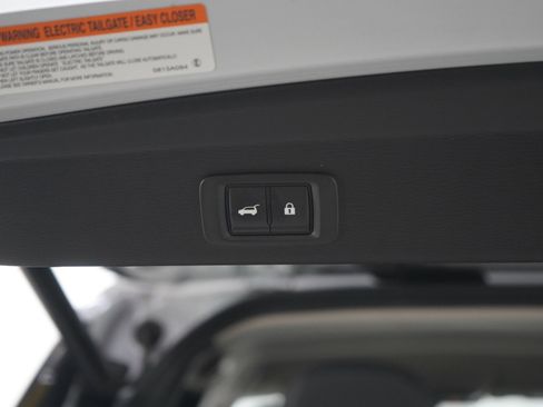 Used 2023 Mitsubishi Outlander SE AWD/4WD image 18