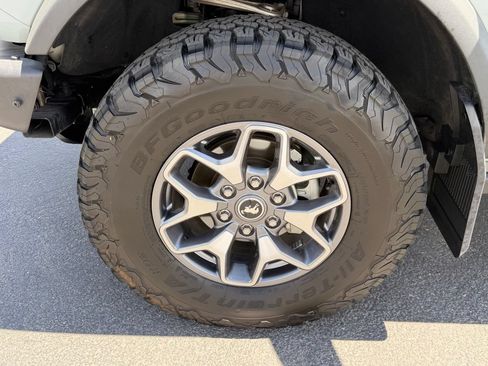 Used 2023 Ford Bronco Badlands AWD/4WD image 12