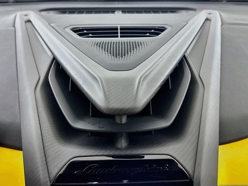 Used 2024 Lamborghini Revuelto AWD/4WD image 27