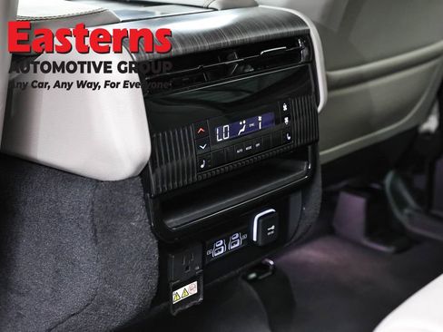 Used 2024 Jeep Wagoneer L Series II w/ Flexible Seating Group RWD image 24