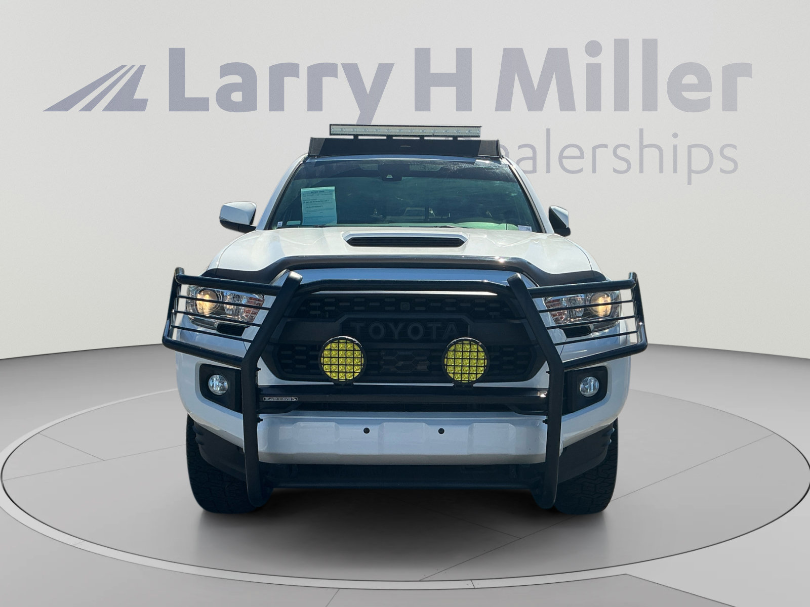 Certified 2019 Toyota Tacoma TRD Sport AWD/4WD image 8