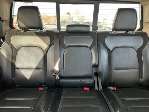 Used 2019 RAM 1500 Laramie image 32