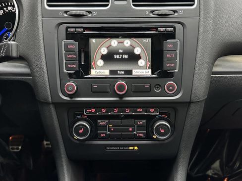 Used 2013 Volkswagen Golf R 4-Door image 28