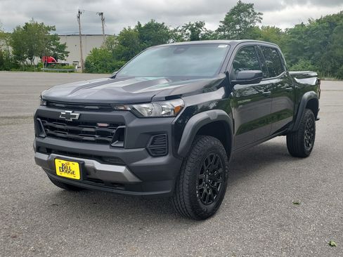 Used 2024 Chevrolet Colorado Trail Boss AWD/4WD image 1