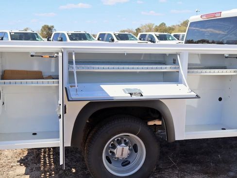 New 2025 GMC Sierra 3500 Pro w/ Convenience Package AWD/4WD image 11