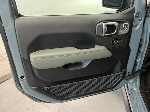 New 2025 Jeep Gladiator Mojave w/ Convenience Group image 13