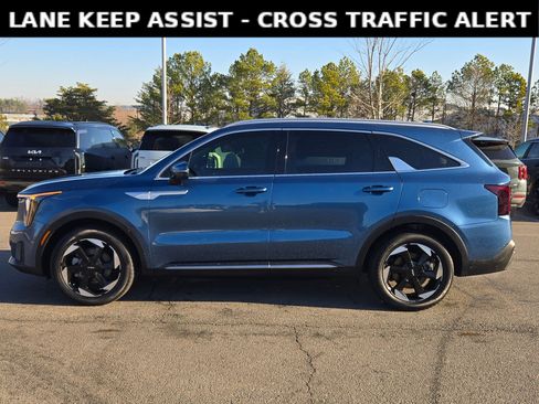 Certified 2025 Kia Sorento EX w/ EX Panoramic Sunroof Package image 4