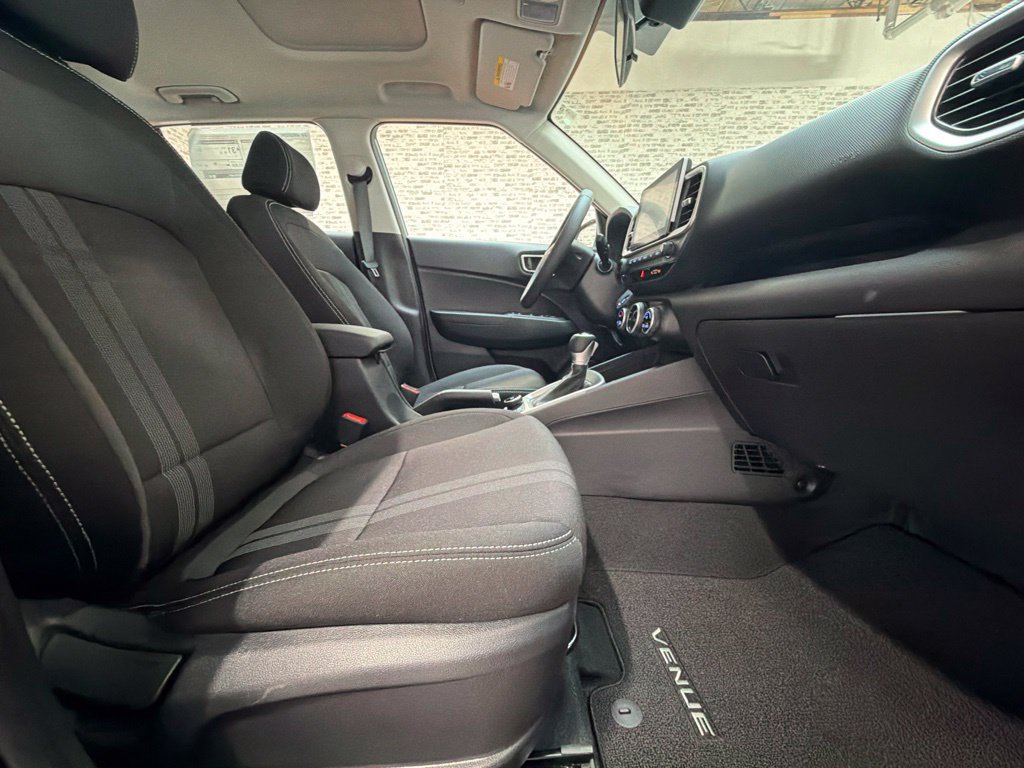 New 2026 Hyundai Venue SEL FWD image 12