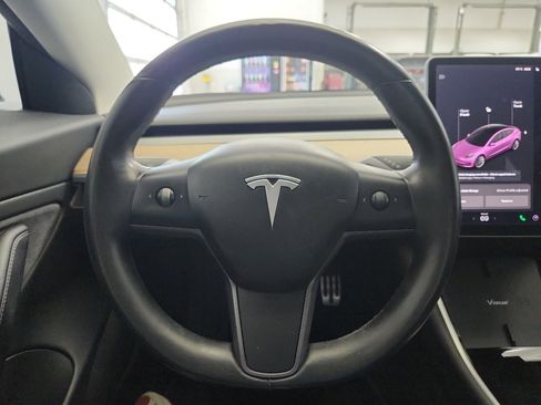 Used 2018 Tesla Model 3 Long Range RWD image 9