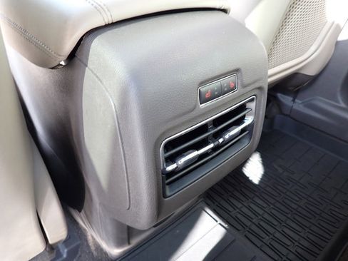 Used 2022 Lincoln Corsair AWD w/ Premium Package image 18