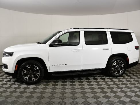 Used 2024 Jeep Wagoneer Series III image 9