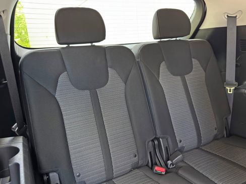 Used 2023 Kia Sorento LX image 34