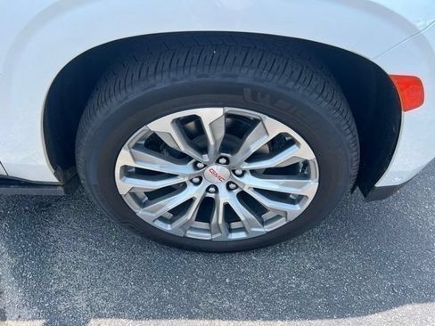 Certified 2023 GMC Yukon Denali w/ Denali Reserve Package AWD/4WD image 11
