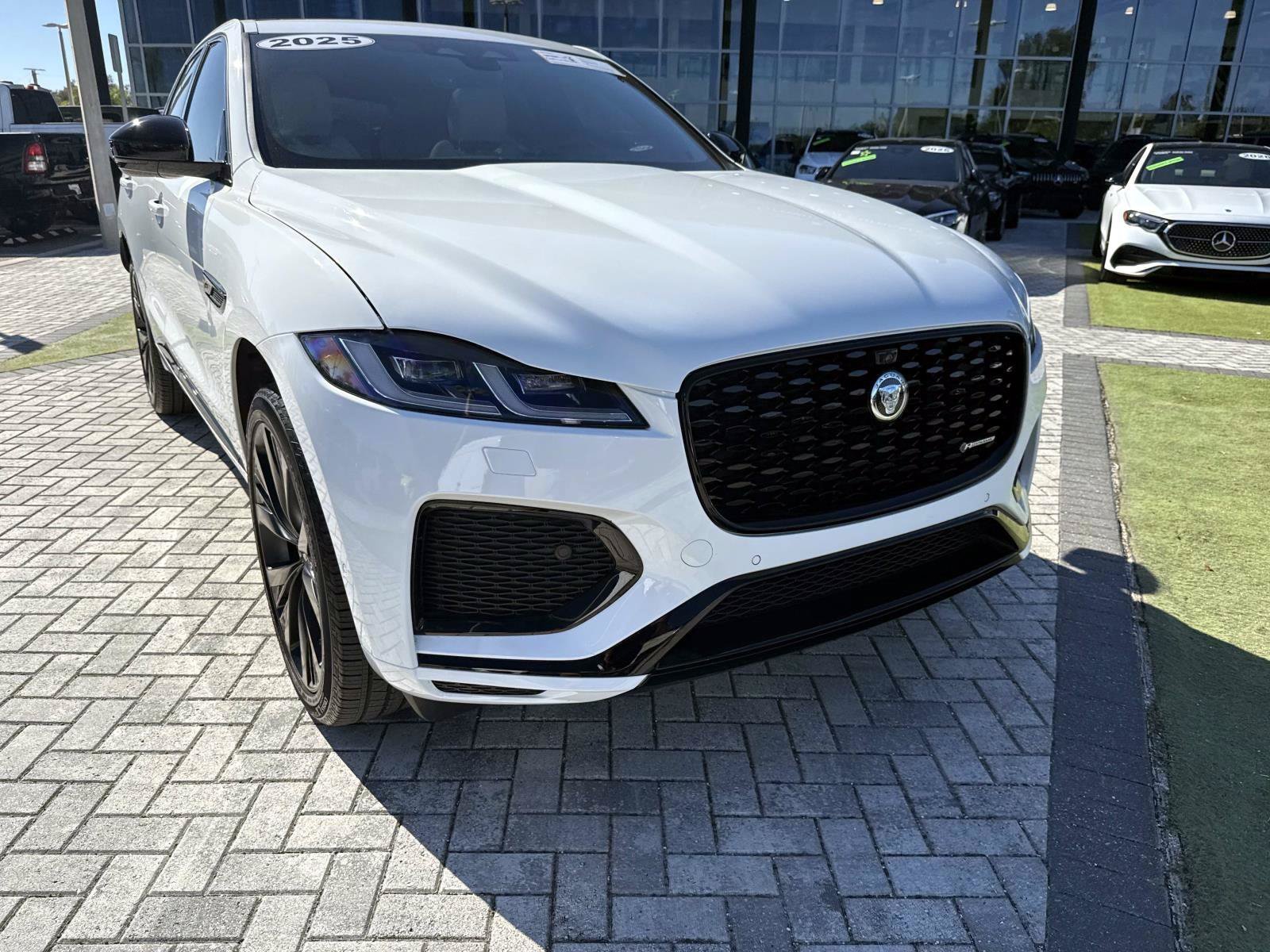 Used 2025 Jaguar F-PACE R-Dynamic S AWD/4WD image 8