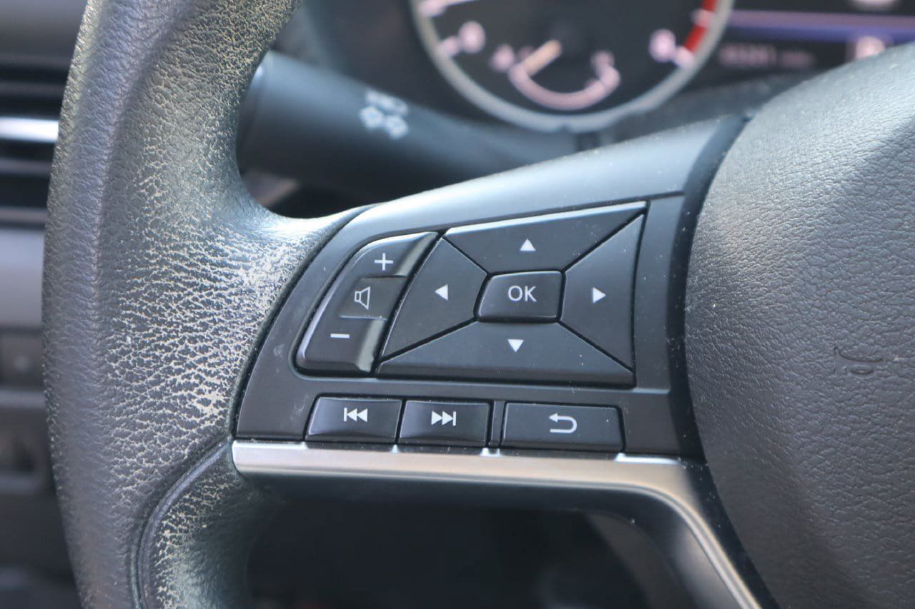 Used 2024 Nissan Sentra SV FWD image 12