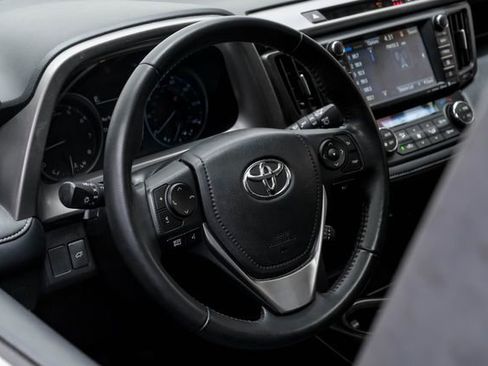 Used 2018 Toyota RAV4 XLE image 23