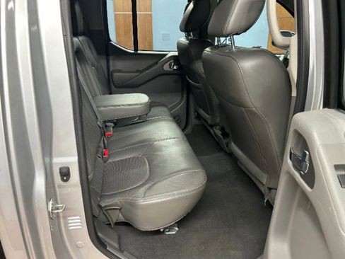 Used 2019 Nissan Frontier SL image 15