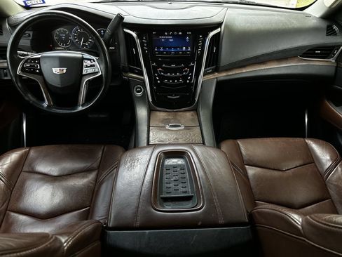 Used 2015 Cadillac Escalade Luxury RWD image 11