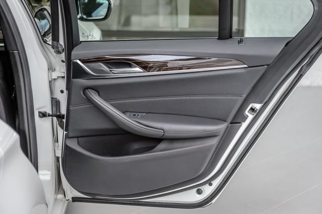 Used 2019 BMW 530i w/ Convenience Package RWD image 56