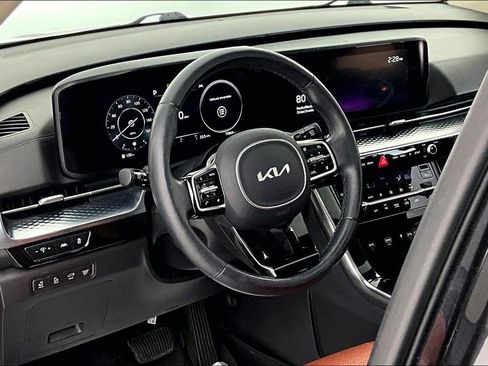 Used 2022 Kia Carnival SX Prestige image 17