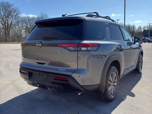 New 2026 Nissan Pathfinder SV image 5