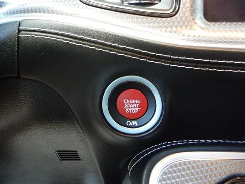 Used 2022 Dodge Challenger SRT Hellcat RWD image 30