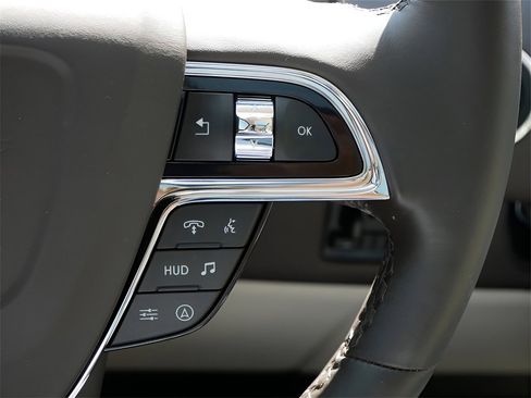 Used 2024 Lincoln Navigator Black Label image 21