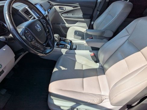 Used 2017 Honda Ridgeline RTL-E image 16