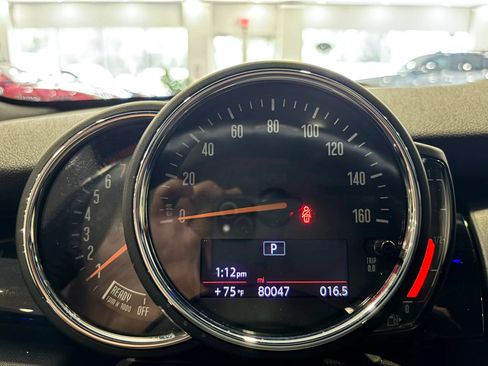 Used 2019 MINI Cooper 2-Door Hardtop w/ Premium Package FWD image 26