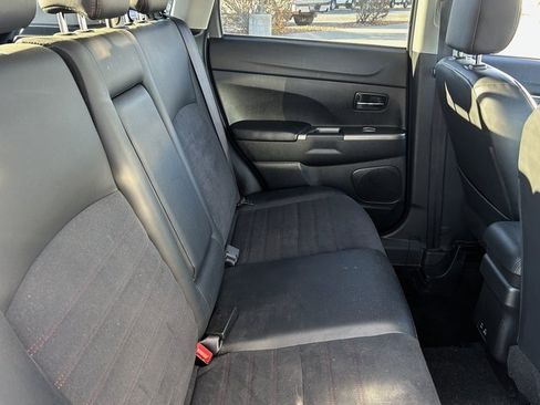 Used 2024 Mitsubishi Outlander Sport ES image 32