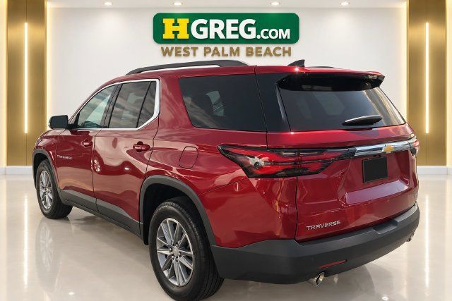 Used 2024 Chevrolet Traverse LT FWD image 2