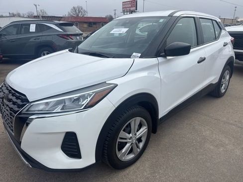 Used 2024 Nissan Kicks S image 2