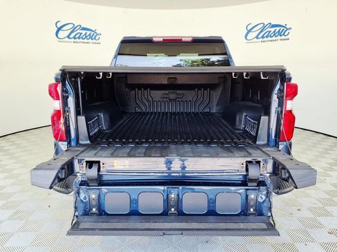 Used 2023 Chevrolet Silverado 1500 LT AWD/4WD image 5