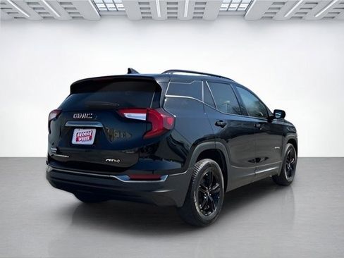 Used 2023 GMC Terrain AT4 image 4