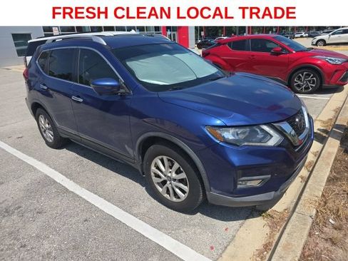 Used 2018 Nissan Rogue SV w/ Premium Package FWD image 1