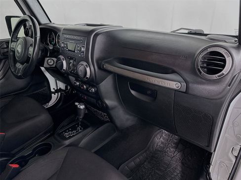 Used 2017 Jeep Wrangler Unlimited Sport w/ Max Tow Package AWD/4WD image 25
