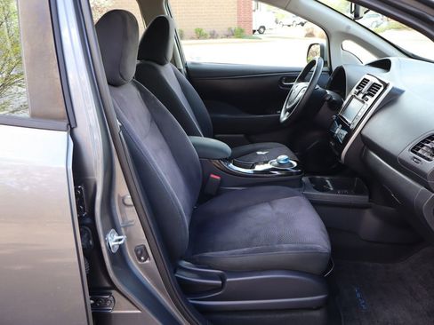 Used 2015 Nissan Leaf SV w/ LED & Quick Charge Package image 22