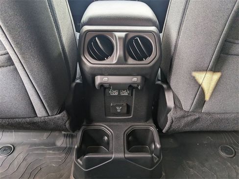 Certified 2024 Jeep Gladiator Sport image 9