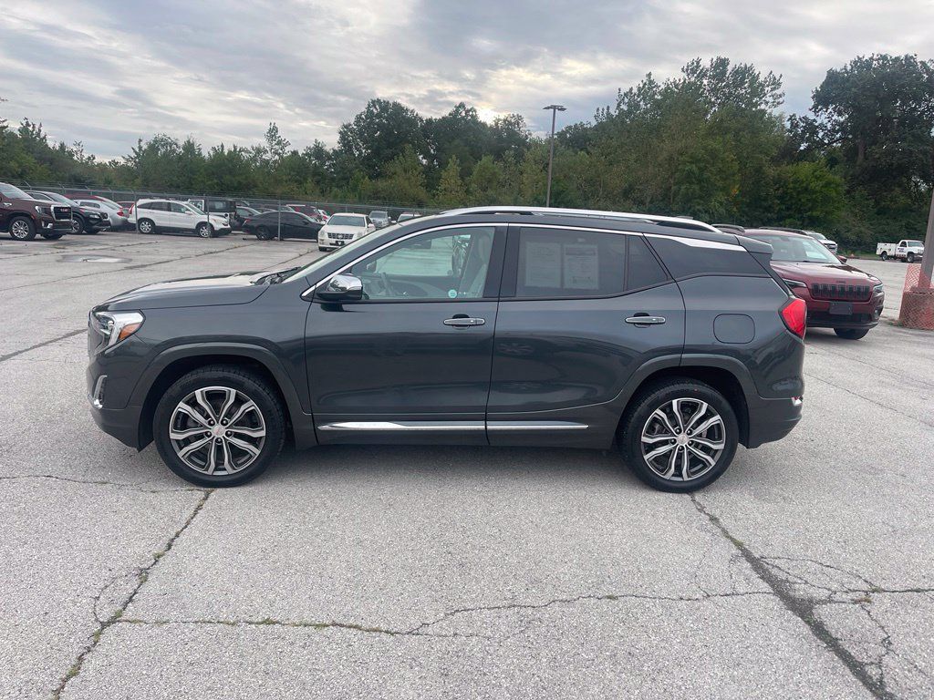 Used 2018 GMC Terrain Denali AWD/4WD image 2